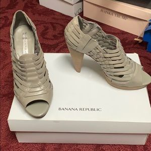 Banana Republic shoes